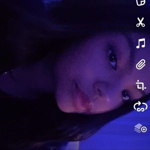 Meet your Posher, Mia